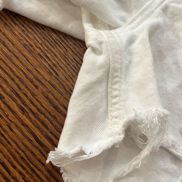We the Free Maggie Mid-Rise Shorts Optic White Size 24 Destroyed Distressed Jean - Picture 5 of 8